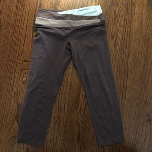 Grey cropped legging